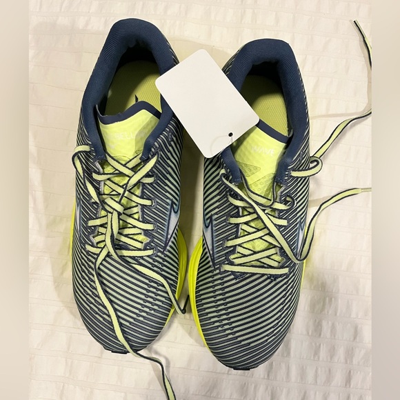 Mizuno Wave Rebellion
Women’s size 7.5
BNWT - Picture 3 of 4